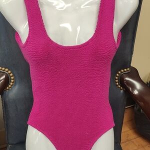 Textured Scoop Neck One-Piece Swimsuit - Hot Pink